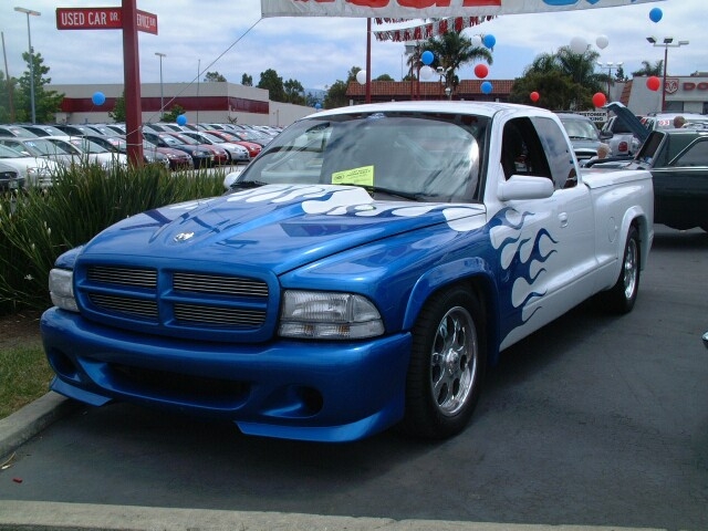 Chris s Dodge 030